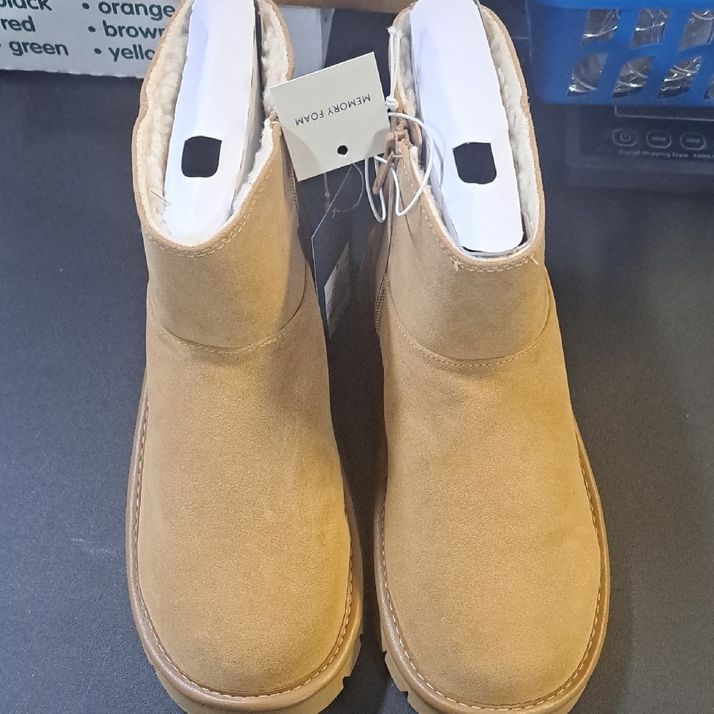 Universal Thread Tan Ankle Booties